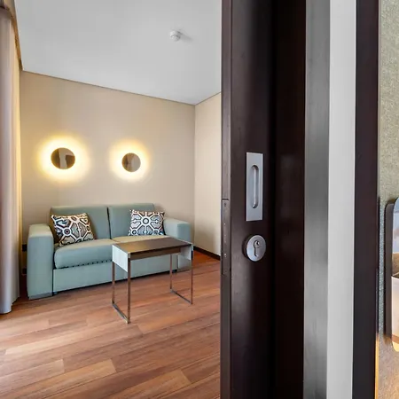 Axis Porto Business & Spa Hotel-3